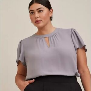 Torrid Georgette Keyhole Flutter Sleeve Blouse Gray, Sz Large (Torrid 0)